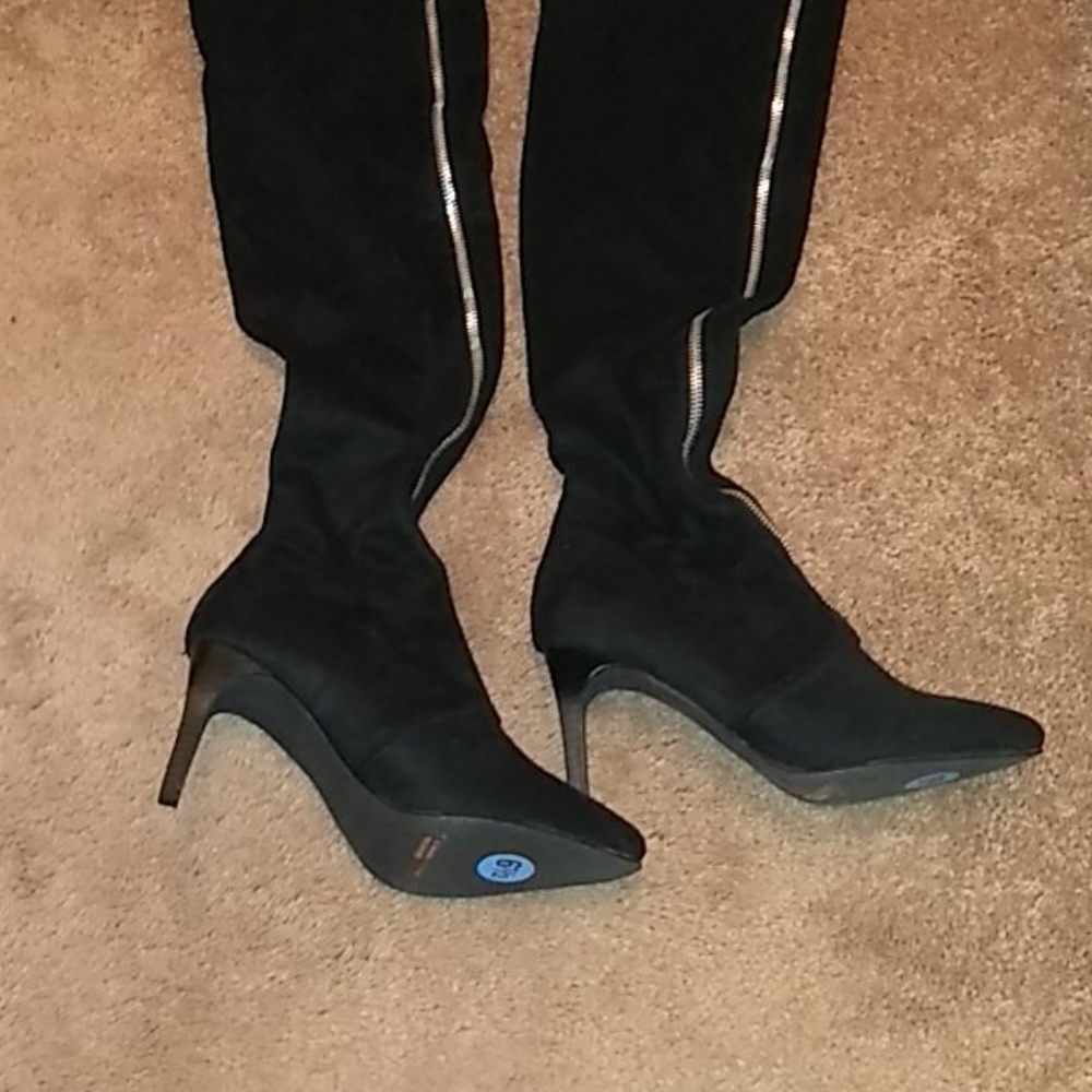 Black zip up suede boots